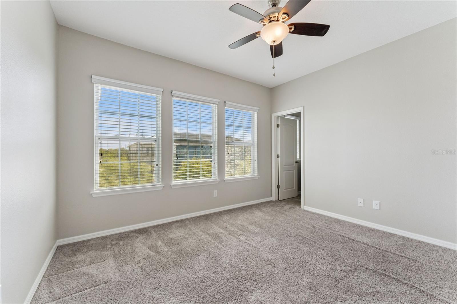 HAMPTONS - SECOND REP - Residential