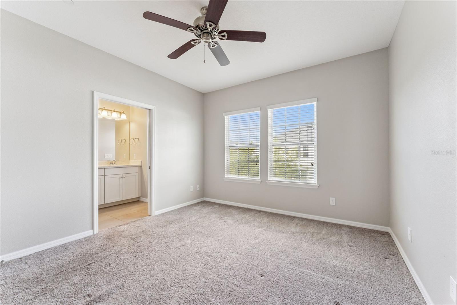 HAMPTONS - SECOND REP - Residential