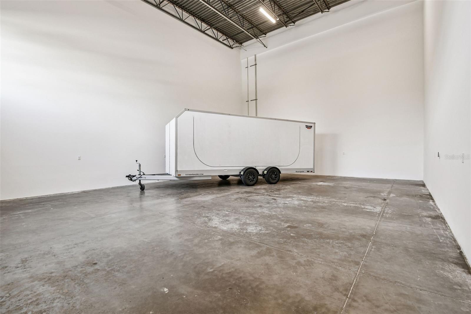 MOTOR ENCLAVE - Residential