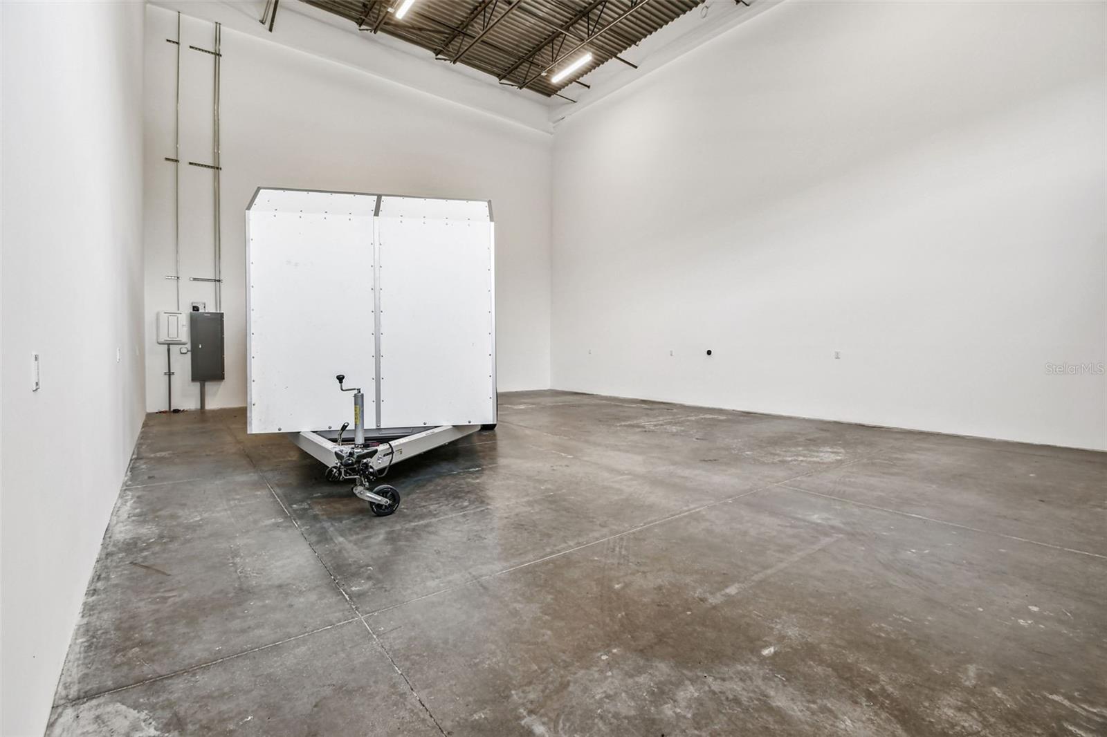 MOTOR ENCLAVE - Residential