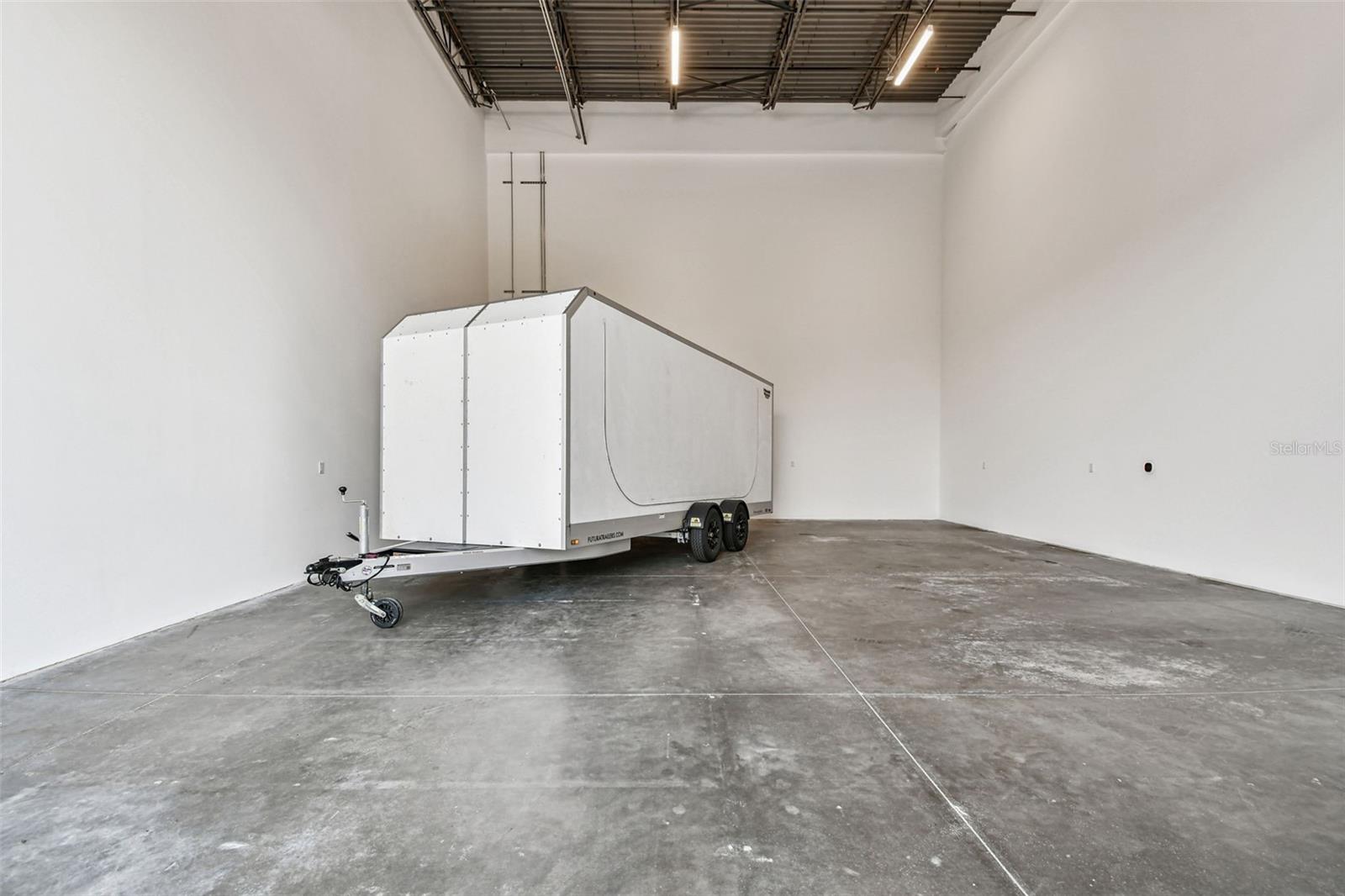 MOTOR ENCLAVE - Residential