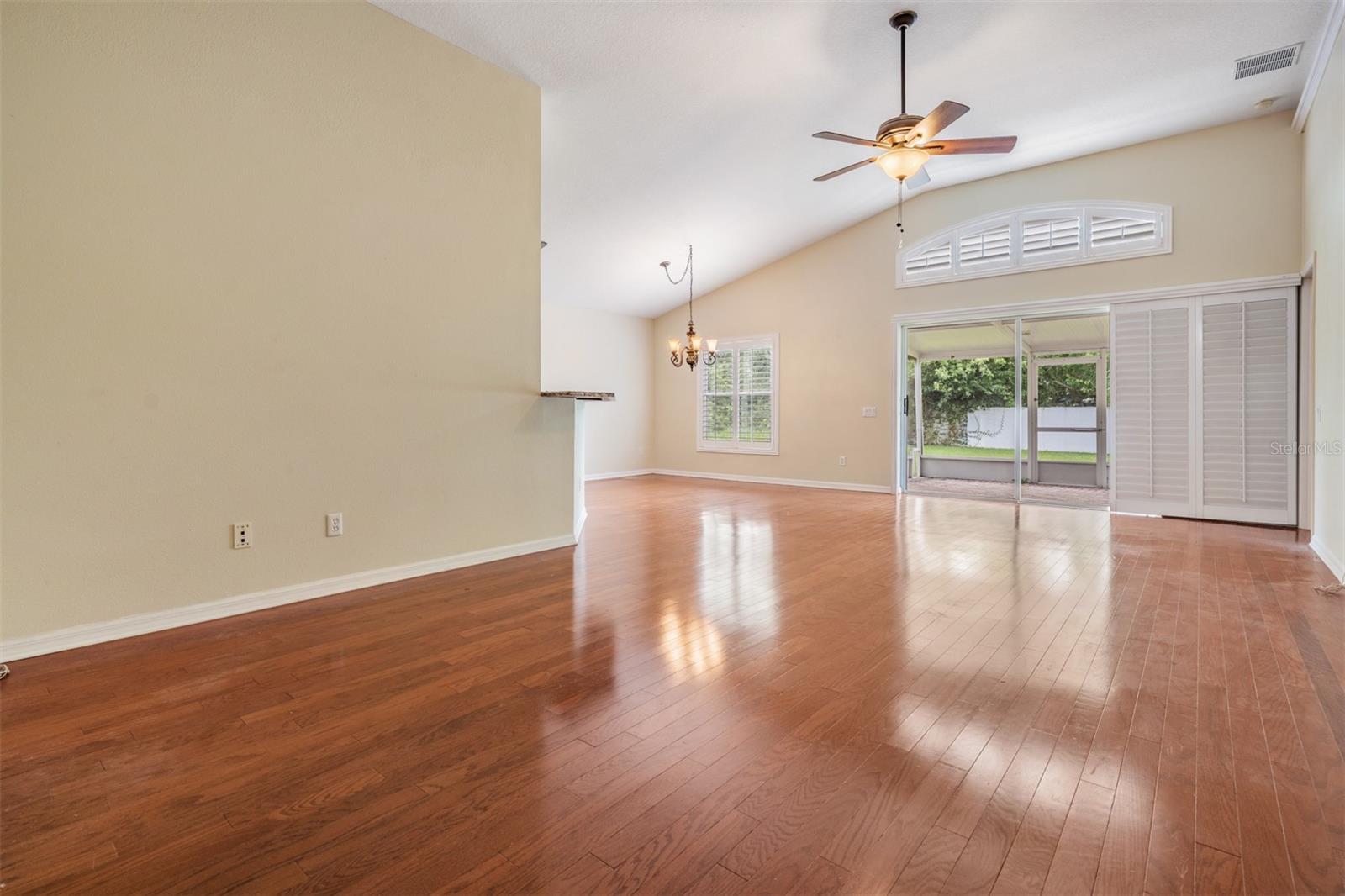 5503 TERRAIN DE GOLF DRIVE