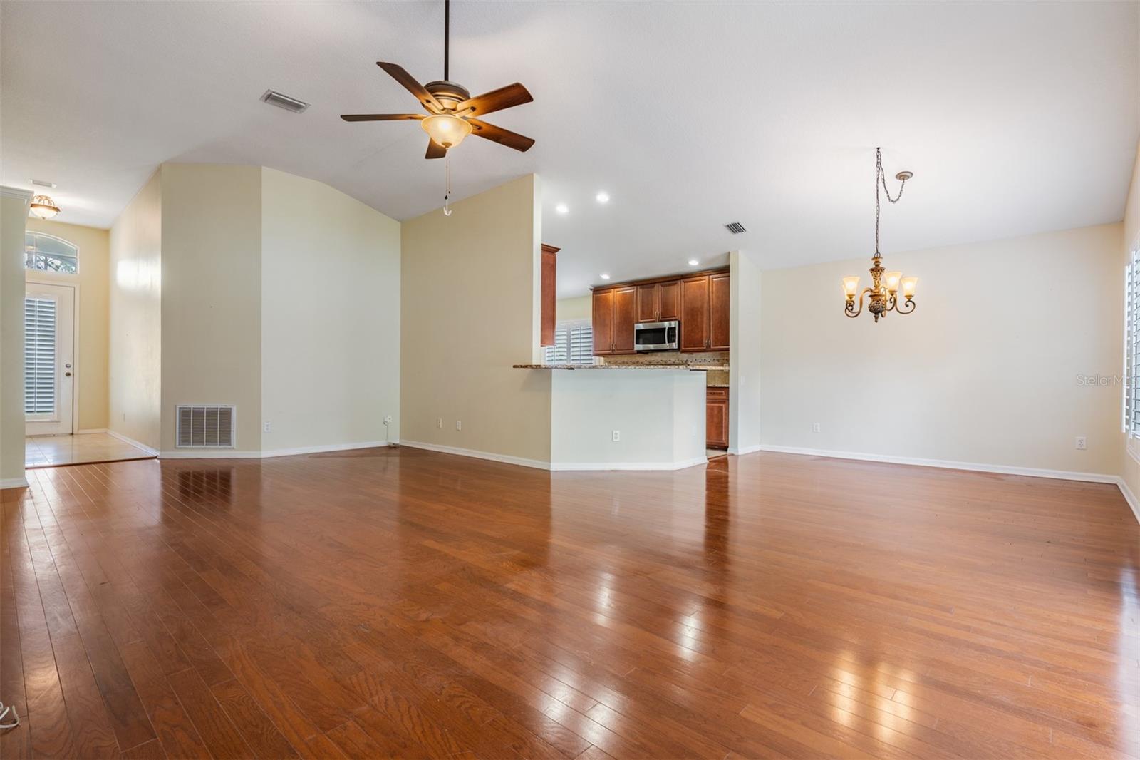 5503 TERRAIN DE GOLF DRIVE