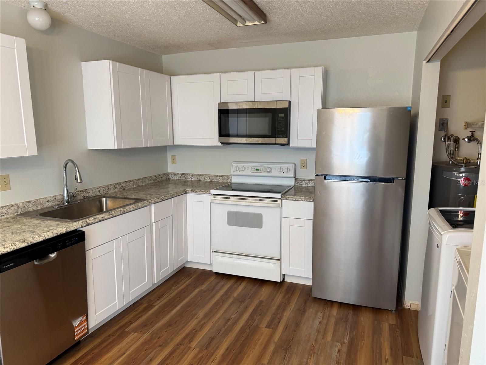 RUBYLEE - Residential Lease