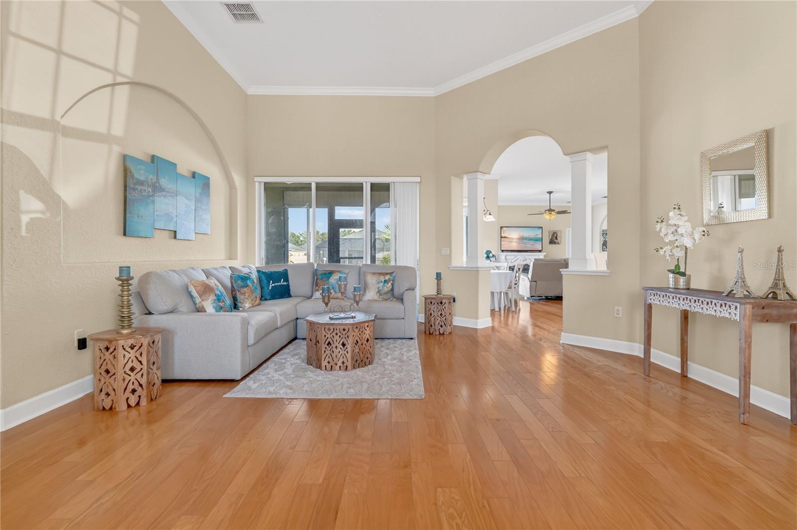 6744 HARTSWORTH DRIVE