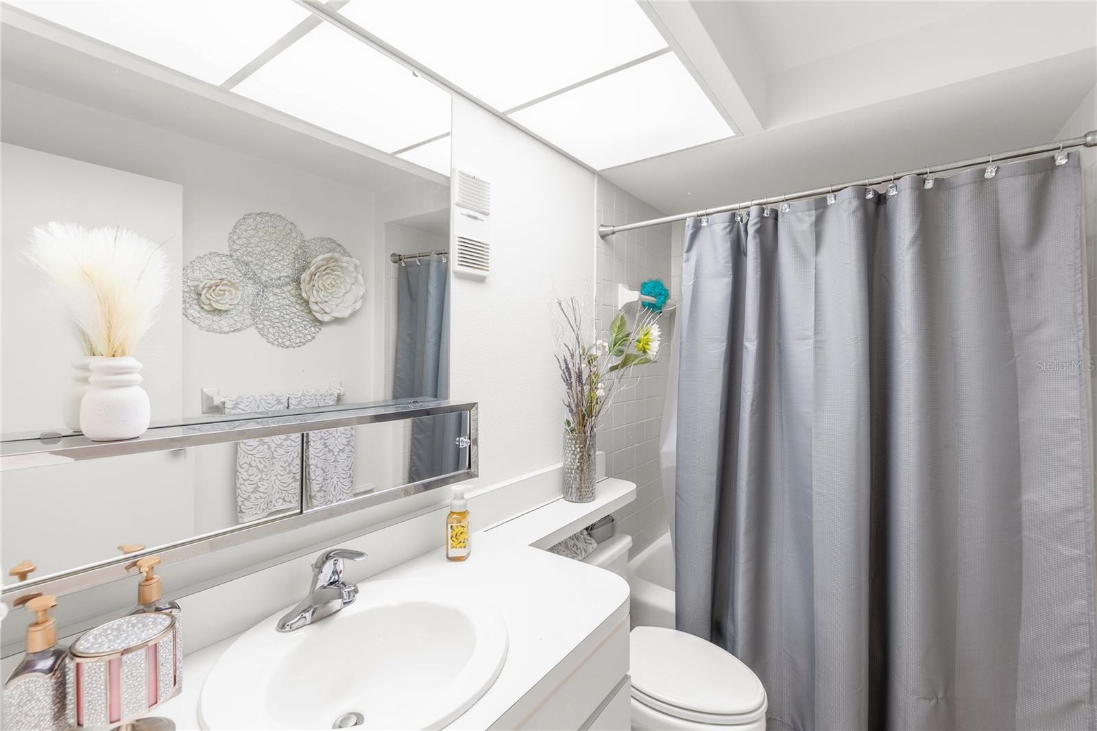 LAKESIDE CLUB OF SARASOTA - Residential