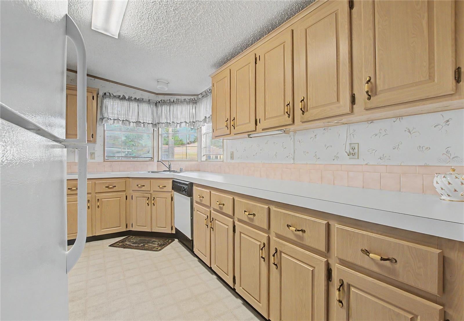 5425 BETMAR DRIVE