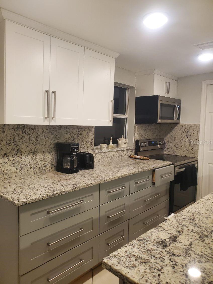VENICE EAST SEC 1 - Residential Lease