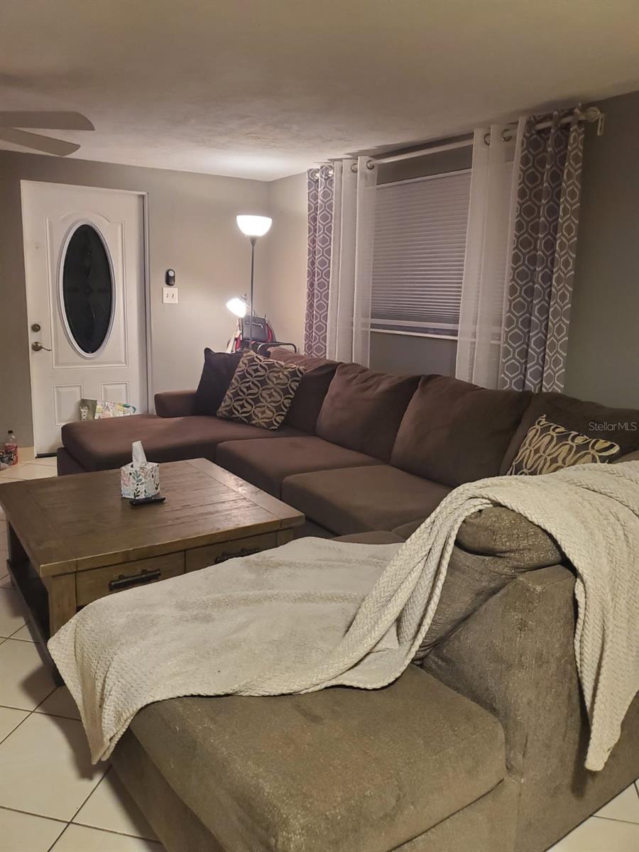 VENICE EAST SEC 1 - Residential Lease