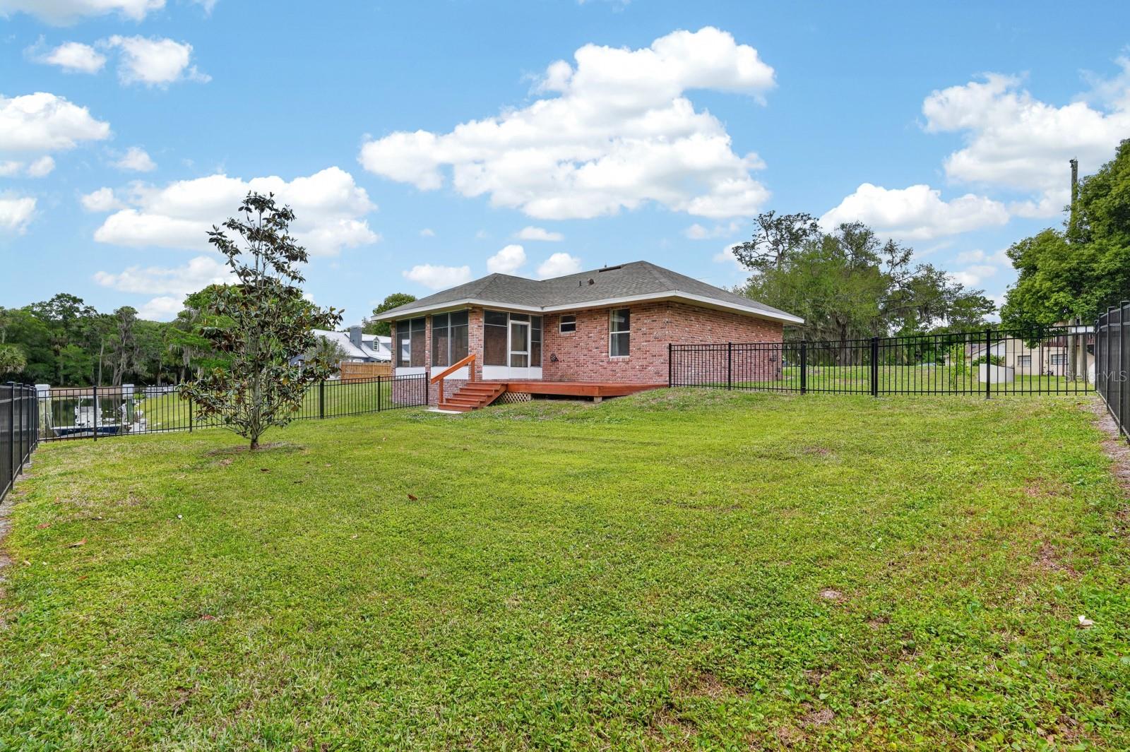 ST JOHNS RIVER LAND CO - Residential