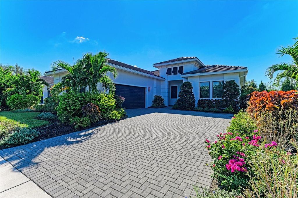 Photo of 17424 Cresswind Terrace, Bradenton, FL 34211 (MLS # A4668642)