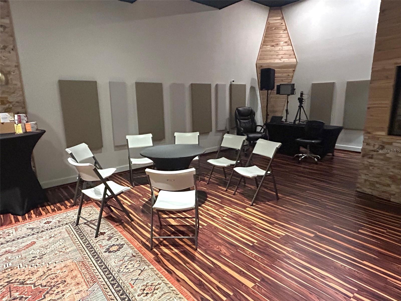 IRLO O BRONSONS SUB - Commercial Lease