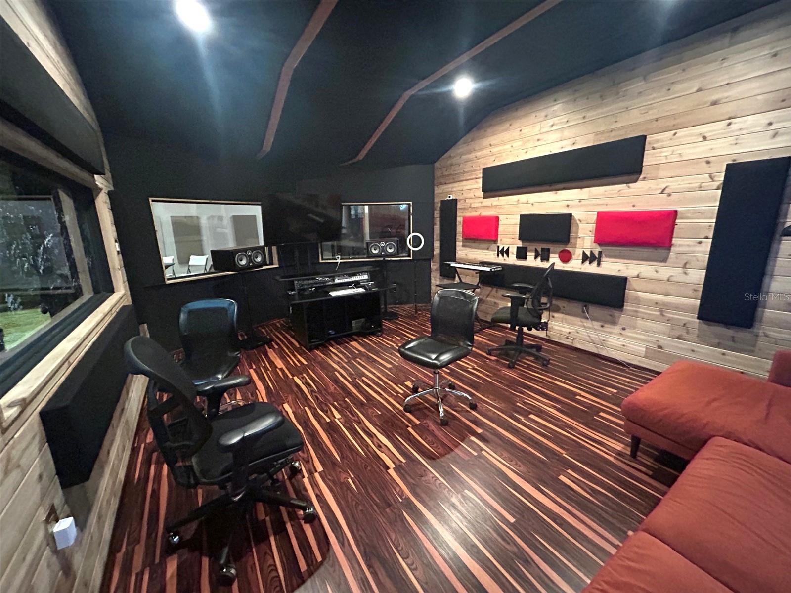 IRLO O BRONSONS SUB - Commercial Lease