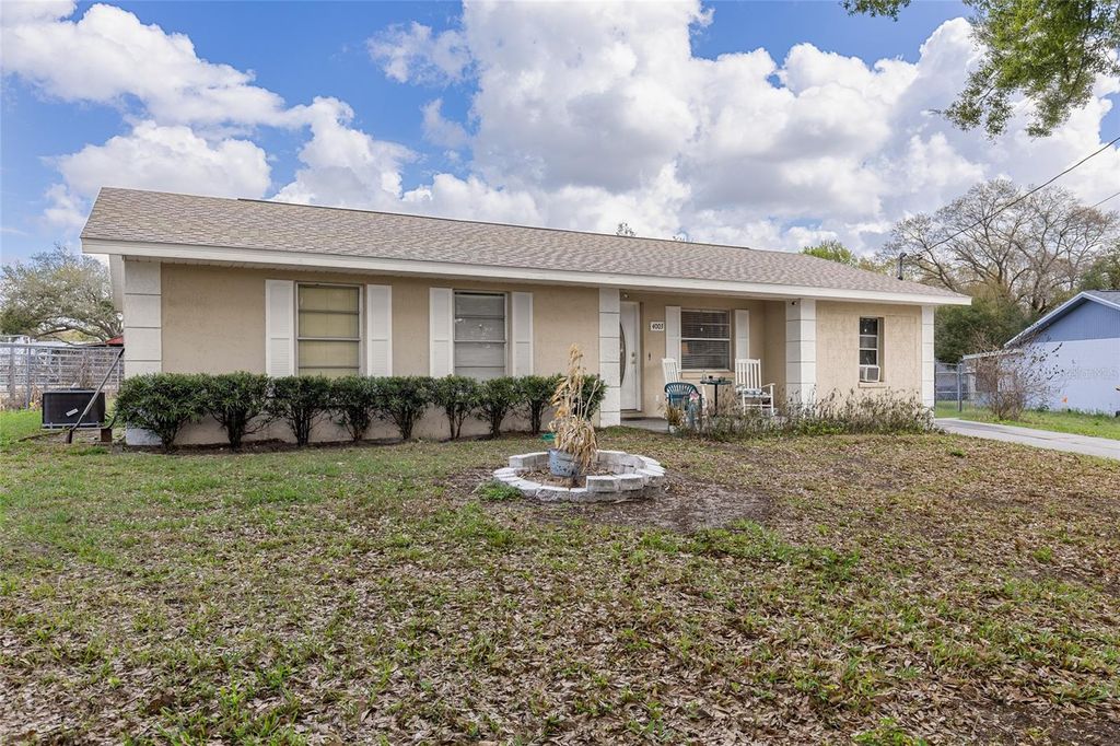 Photo of 4003 Prairie Bend Lane, Lakeland, FL 33812 (MLS # O6388195)