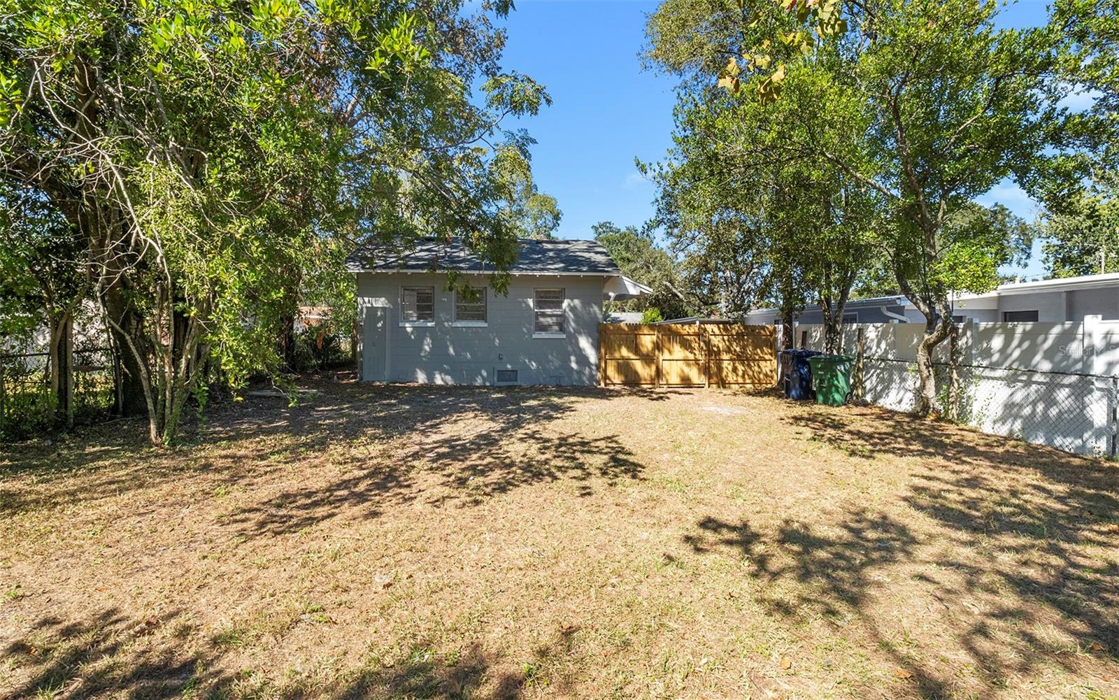 TAMPAS NORTH SIDE COUNTRY CLU - Residential