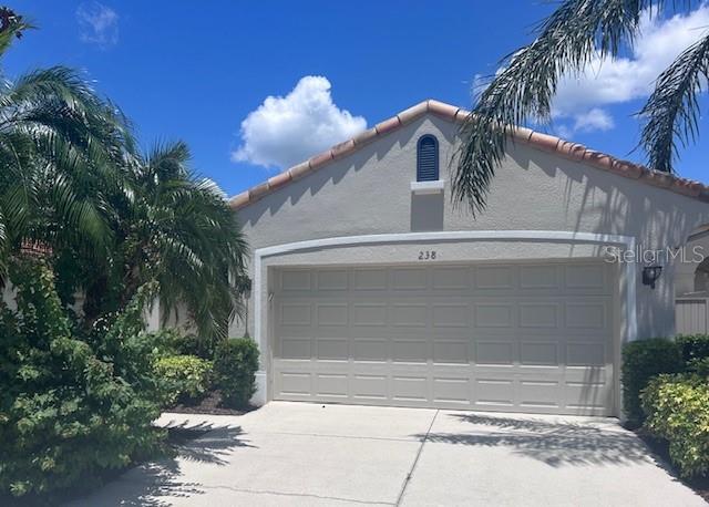 Annual, unfurnished single family home in the renowned Venetian Golf and River Club. Lushly landscaped single familly home with gorgeous lake views from huge caged paver lanai. This 2 bedroom, 2 bath home is freshly painted and has all new wiindow blinds (not shown in photos). Expansive open living, dining, kitchen with a coveted GAS stove! Beautiful hardwood flooring and new carpet in th bedrooms. Membership is offered for the 18 hole Golf Club and ALL residents have access to the River Club and it's world class amenities including an onsite restaurant, six tennis courts, pickleball, a fitness center with classes, two community pools and spa with a Tiki Bar! There is also a 74 acre nature preserve with boardwalk for wildlife and bird watching. Rent also includes internet and cable. Conveniently located with easy access to I-75, SMH Venice Campus, and a multitude of restaurants and beaches in Nokomis and Venice. Come see why this is such a sought after community! Easy living!!