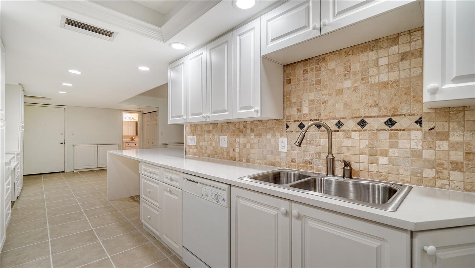 KEY TOWER SOUTH - Residential