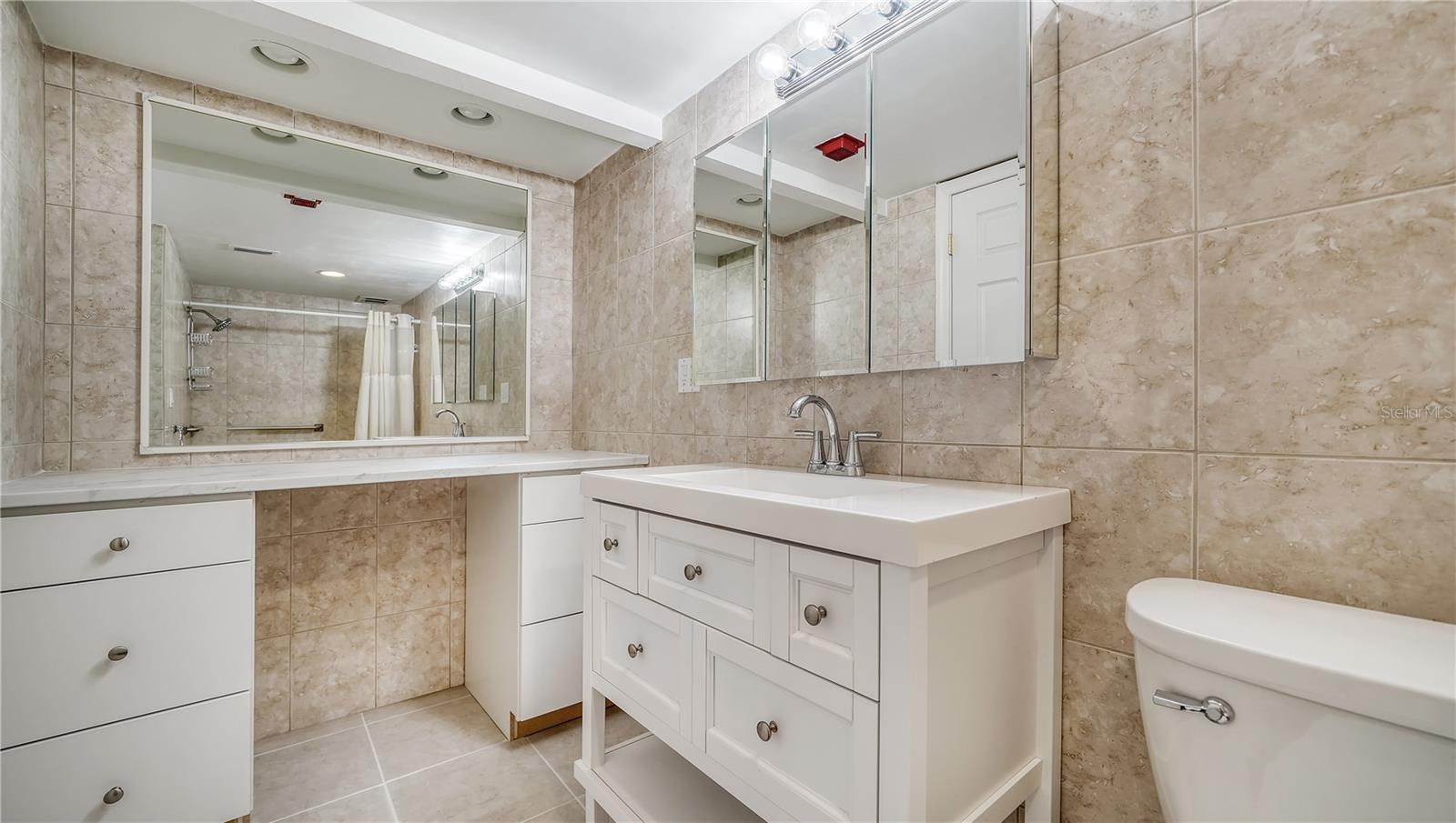 KEY TOWER SOUTH - Residential