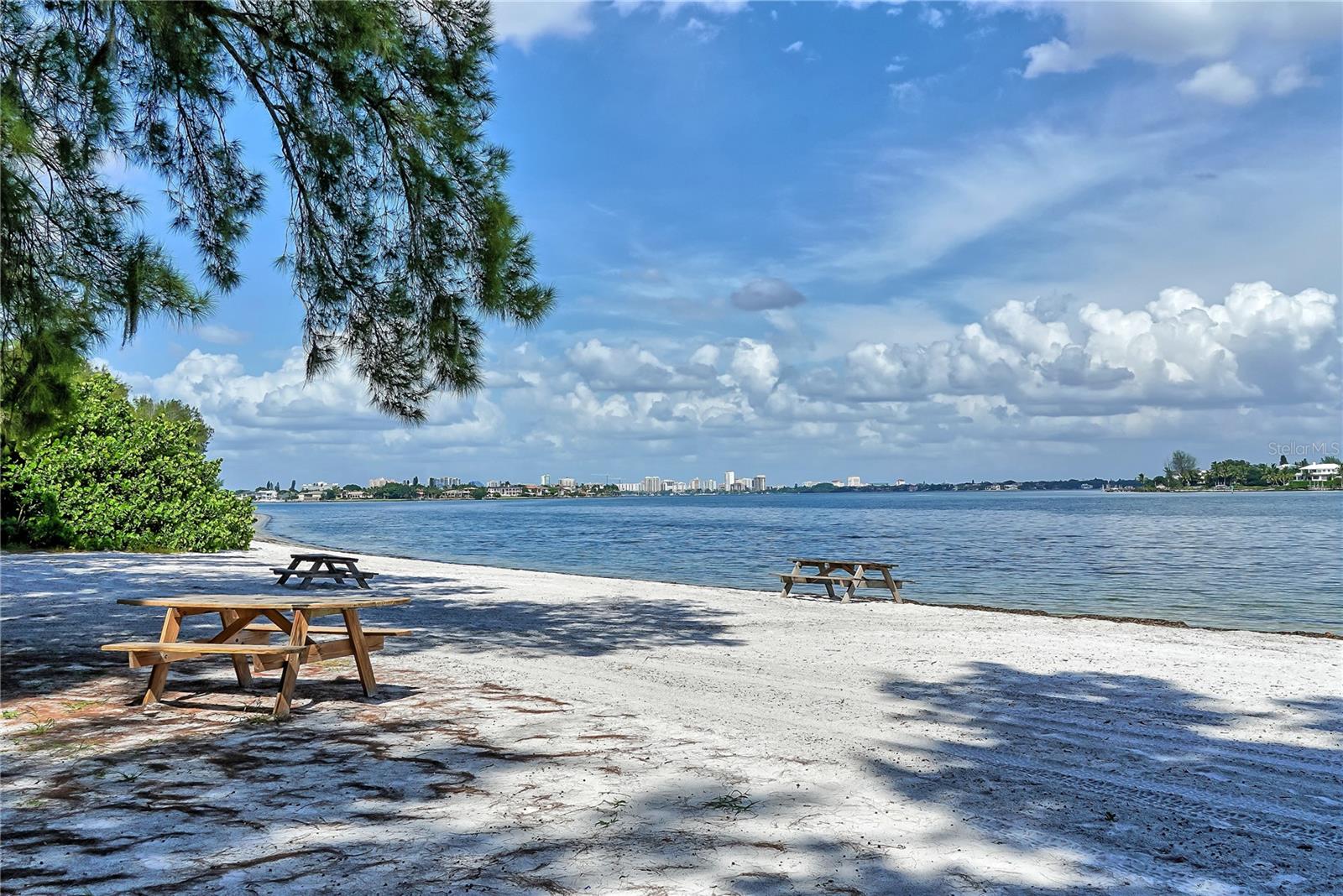 KEY TOWER SOUTH - Residential