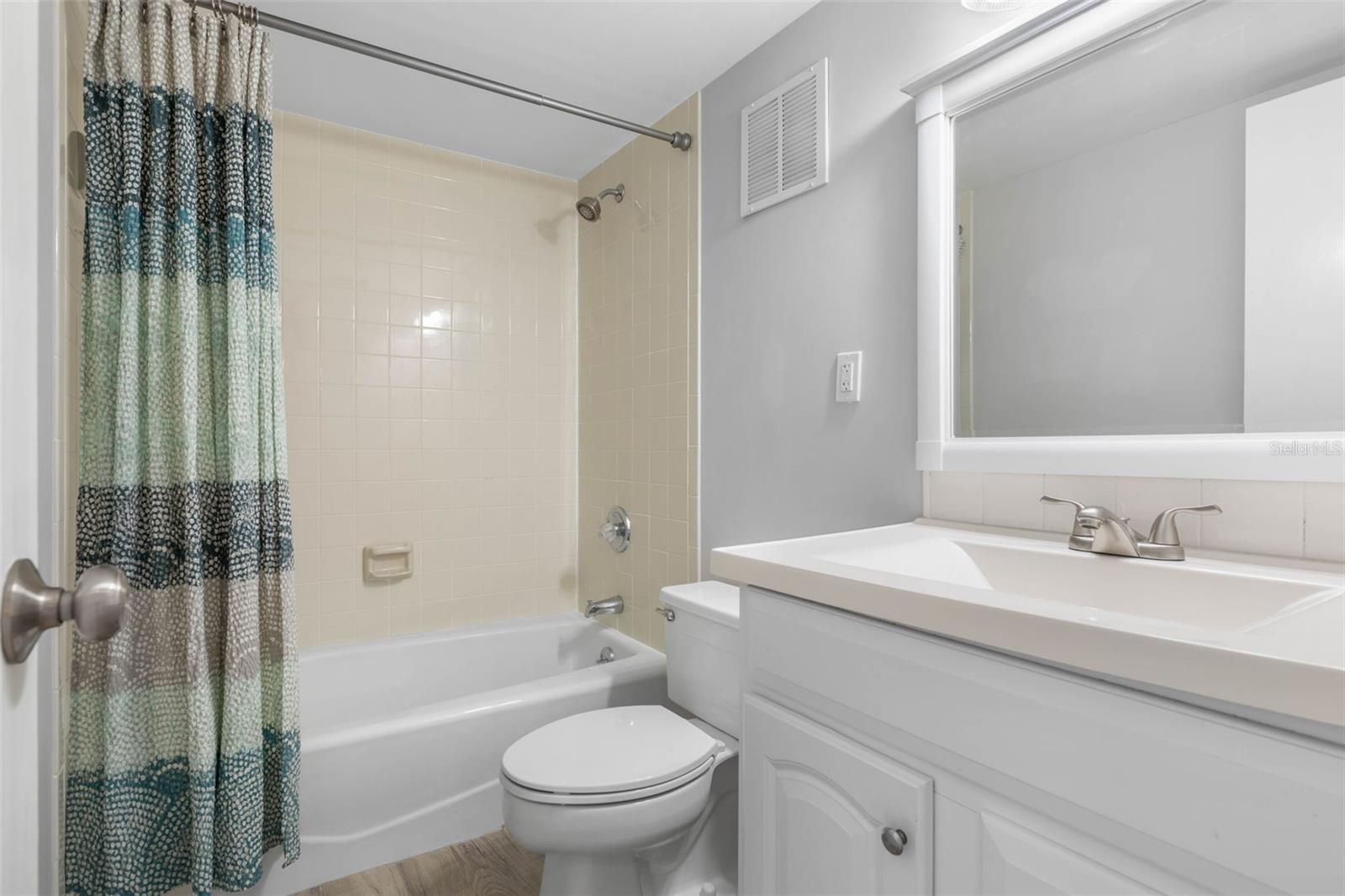 ALIKI GOLD COAST CONDO 01 - Residential