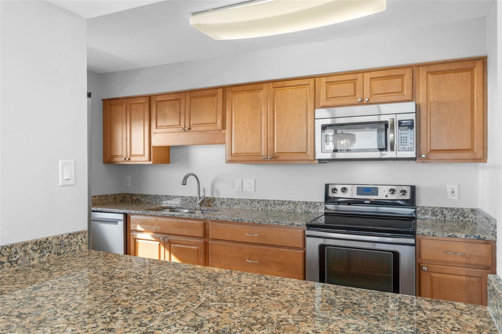 ALIKI GOLD COAST CONDO 01 - Residential