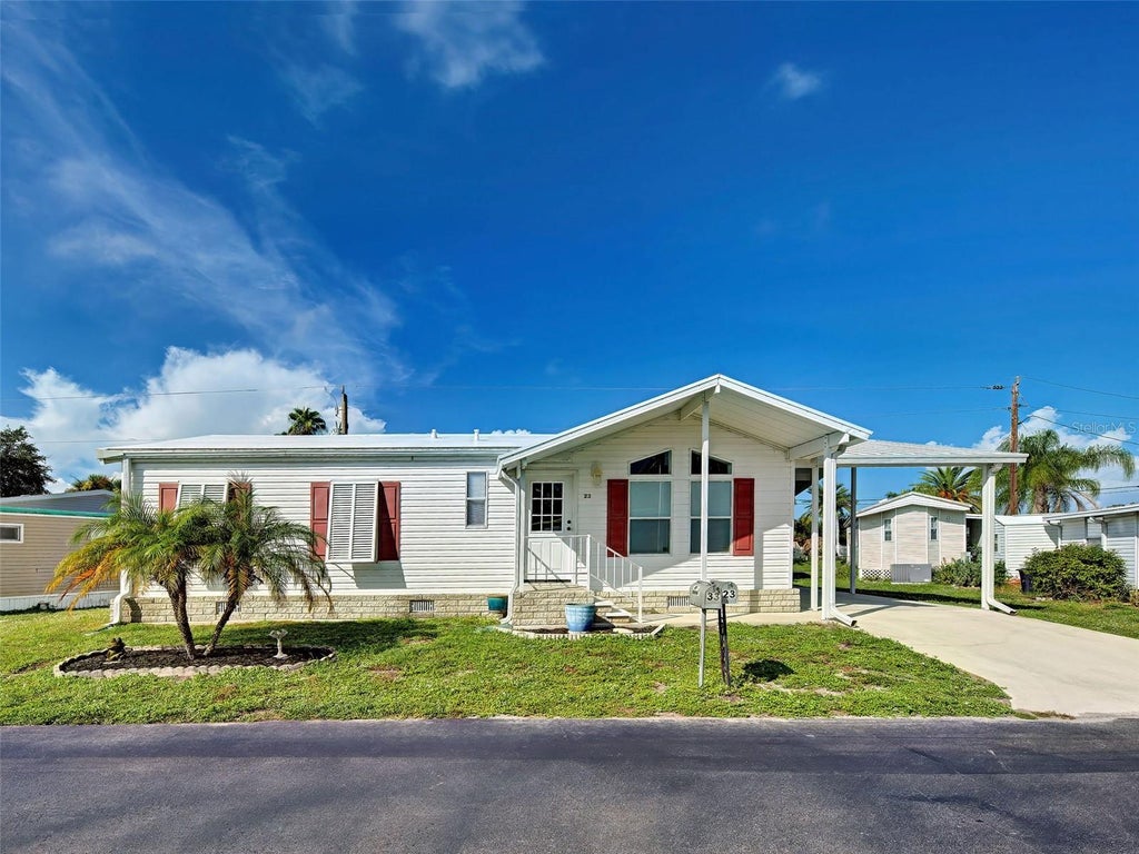 Photo of 23 Siesta Circle W, Osprey, FL 34229 (MLS # A4706691)
