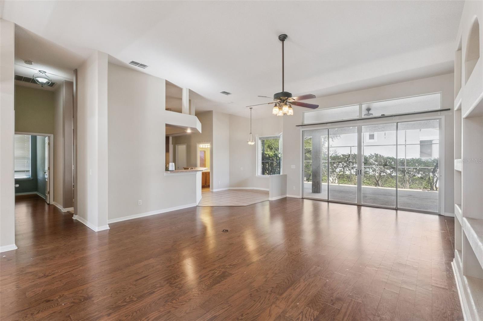 ADMIRAL POINTE - Residential