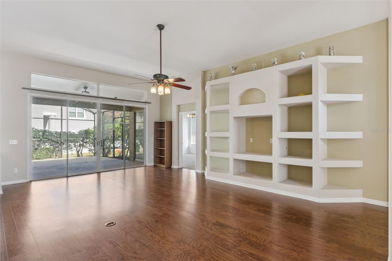 ADMIRAL POINTE - Residential