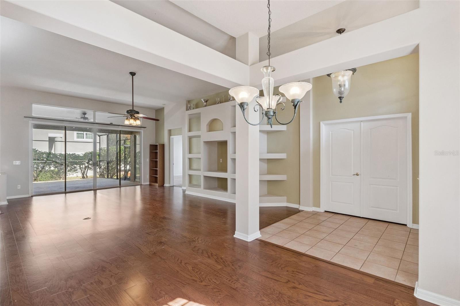 ADMIRAL POINTE - Residential