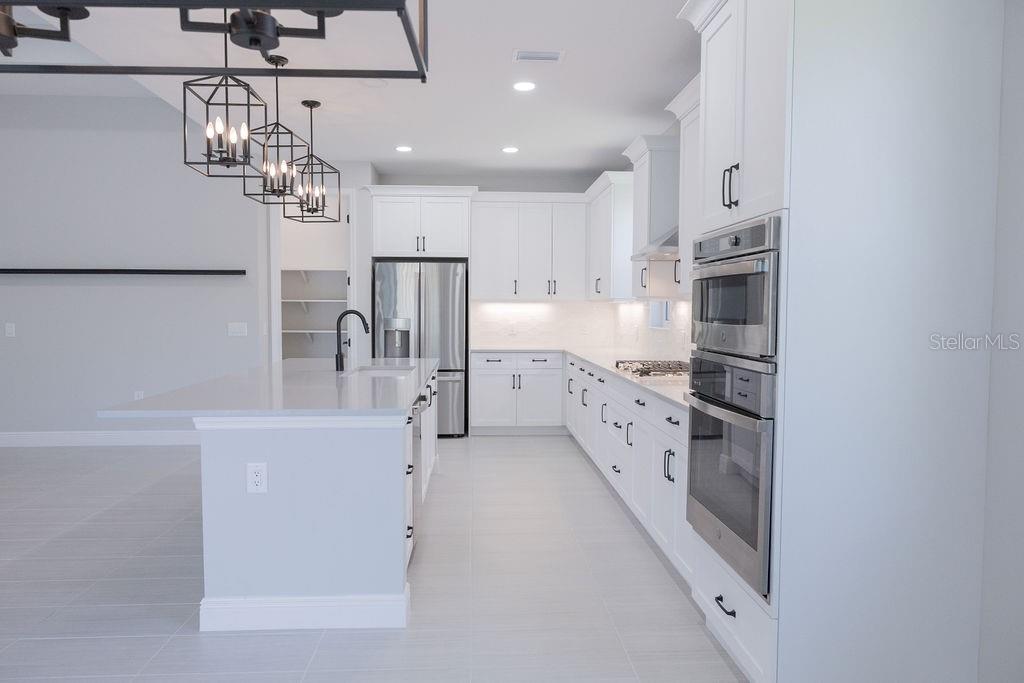 LAKEHOUSE COVE/WATERSIDE - Residential