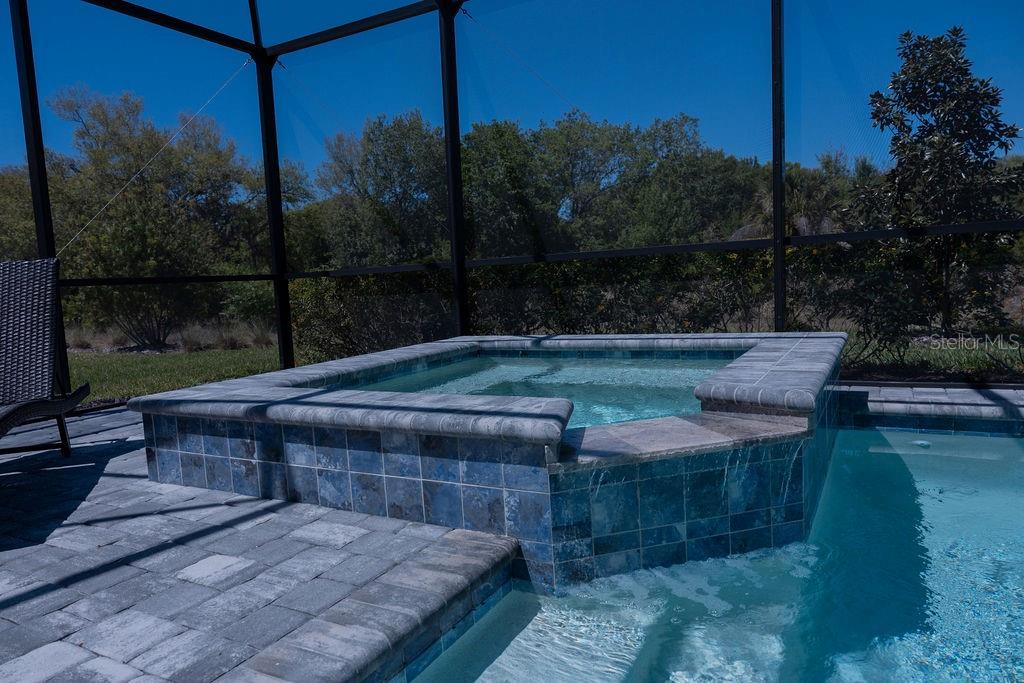 LAKEHOUSE COVE/WATERSIDE - Residential