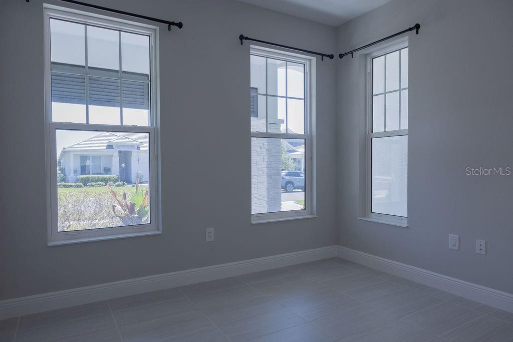 LAKEHOUSE COVE/WATERSIDE - Residential