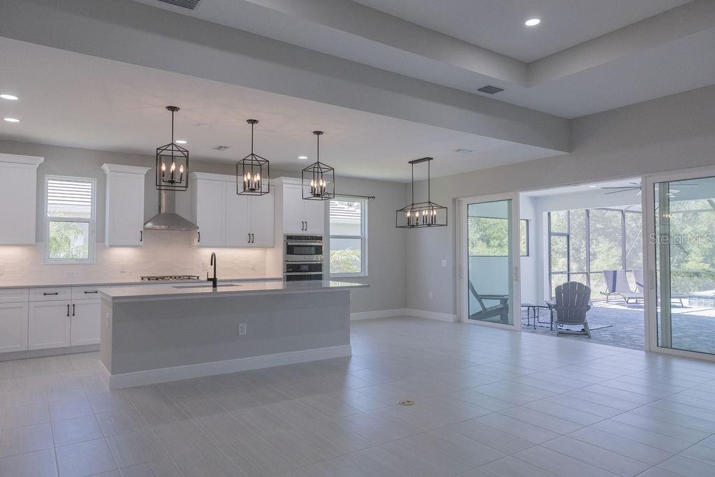 LAKEHOUSE COVE/WATERSIDE - Residential