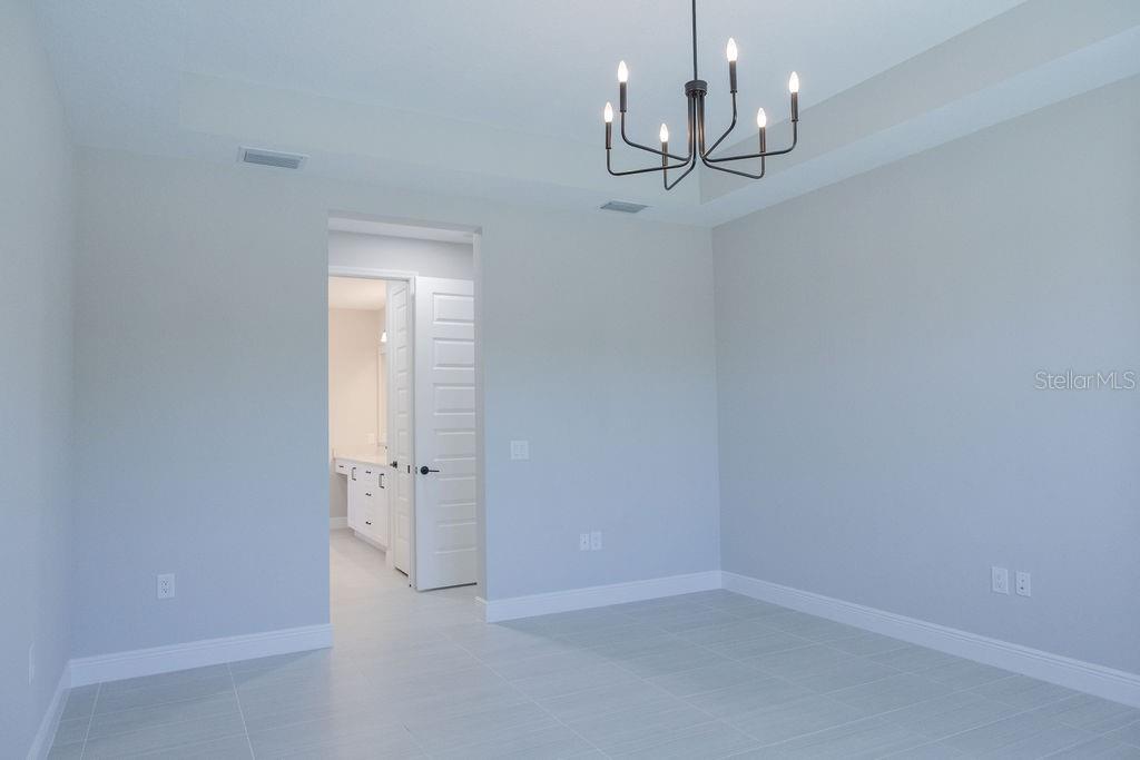 LAKEHOUSE COVE/WATERSIDE - Residential