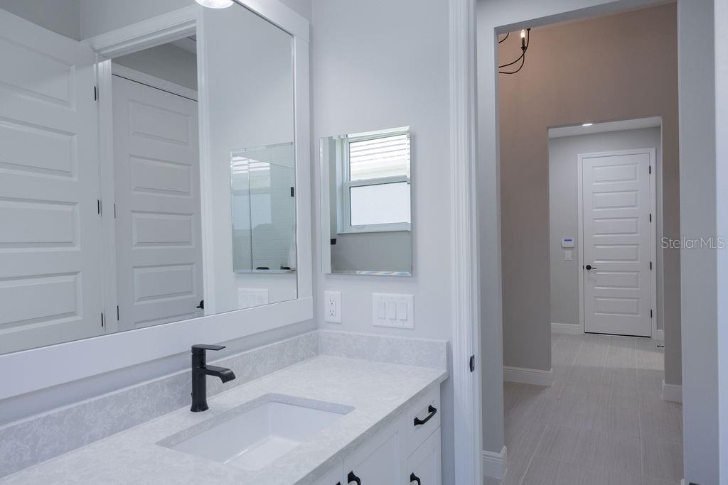 LAKEHOUSE COVE/WATERSIDE - Residential