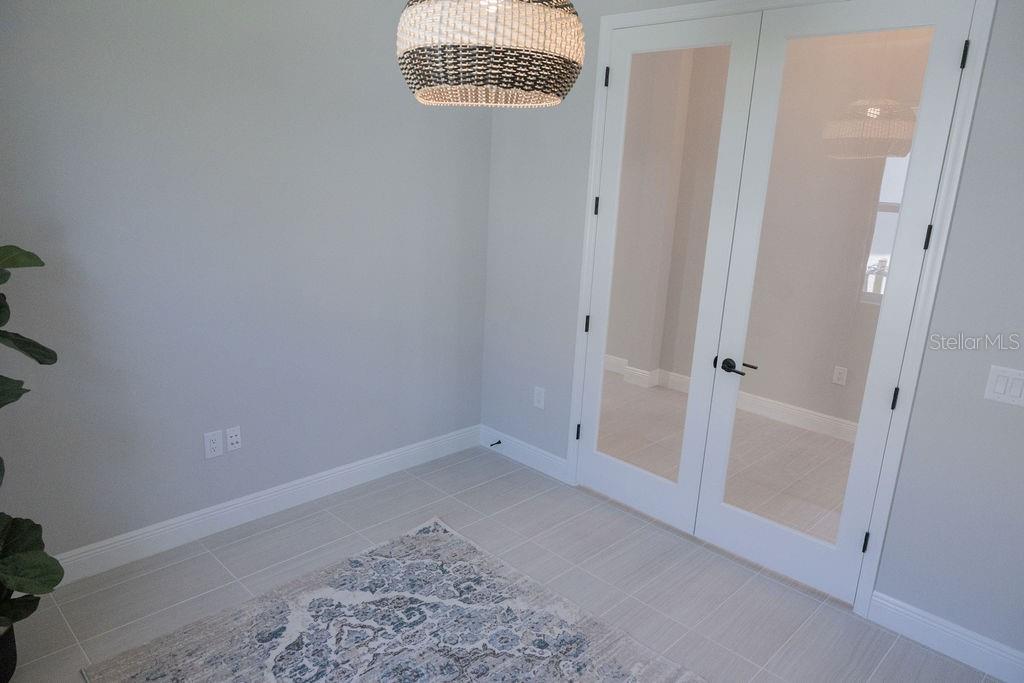 LAKEHOUSE COVE/WATERSIDE - Residential