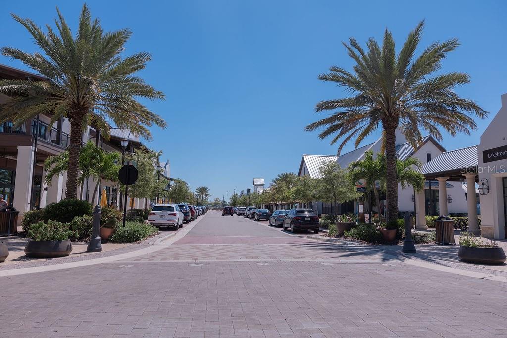 LAKEHOUSE COVE/WATERSIDE - Residential