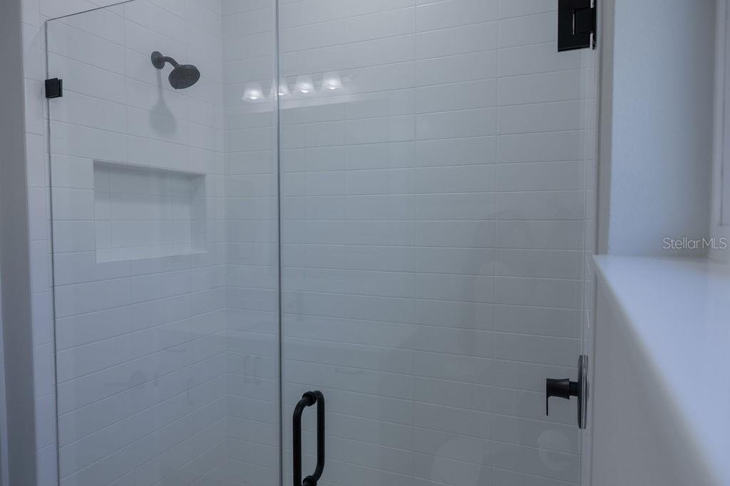 LAKEHOUSE COVE/WATERSIDE - Residential