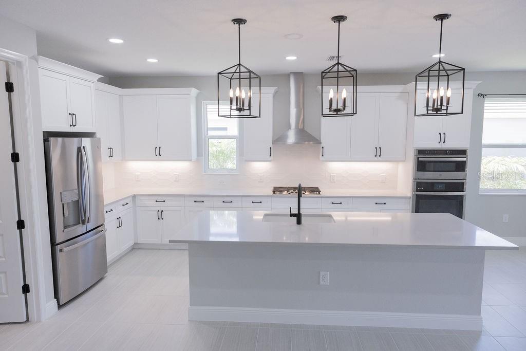 LAKEHOUSE COVE/WATERSIDE - Residential