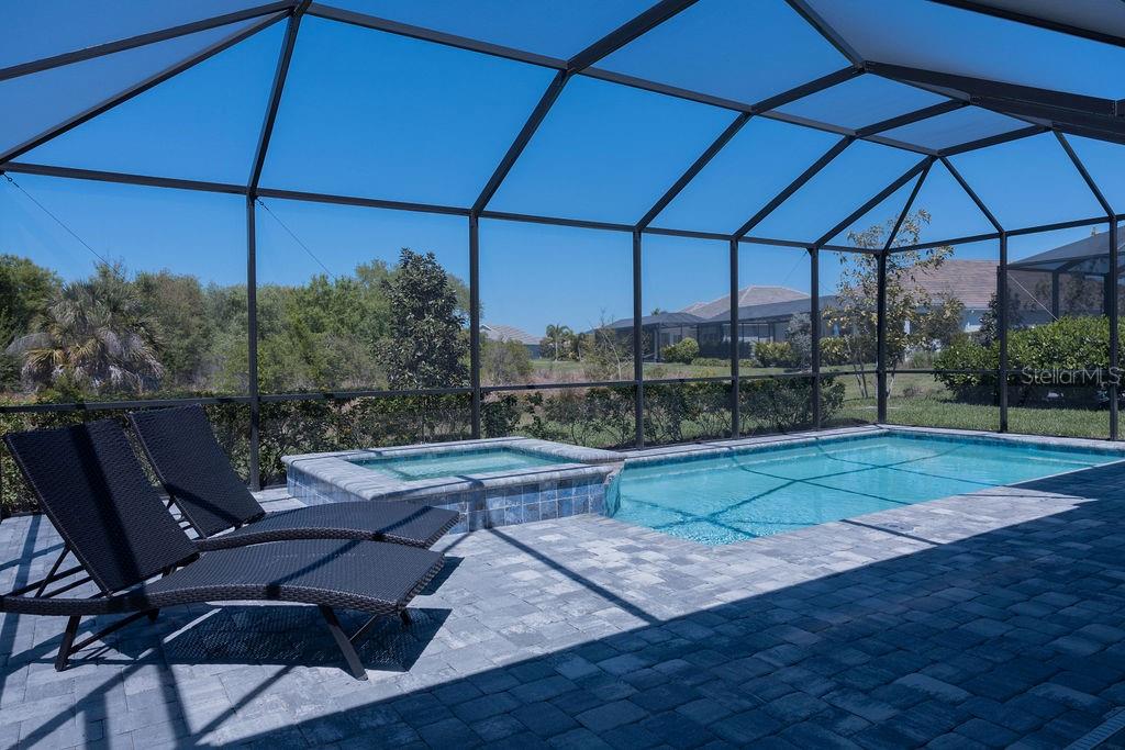 LAKEHOUSE COVE/WATERSIDE - Residential