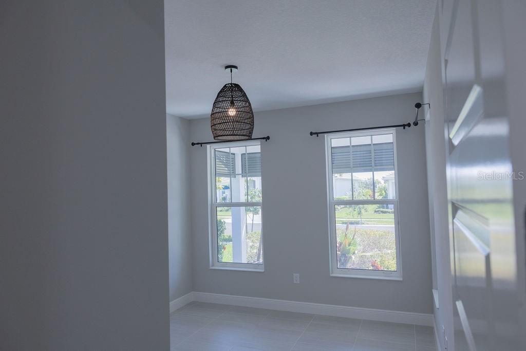 LAKEHOUSE COVE/WATERSIDE - Residential