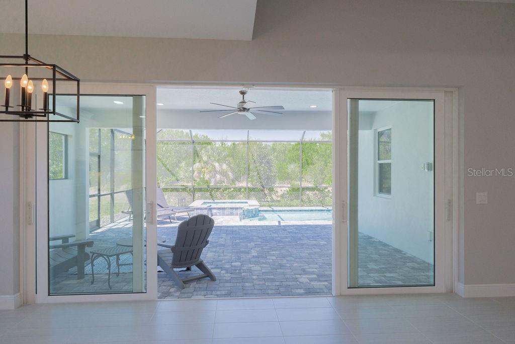 LAKEHOUSE COVE/WATERSIDE - Residential