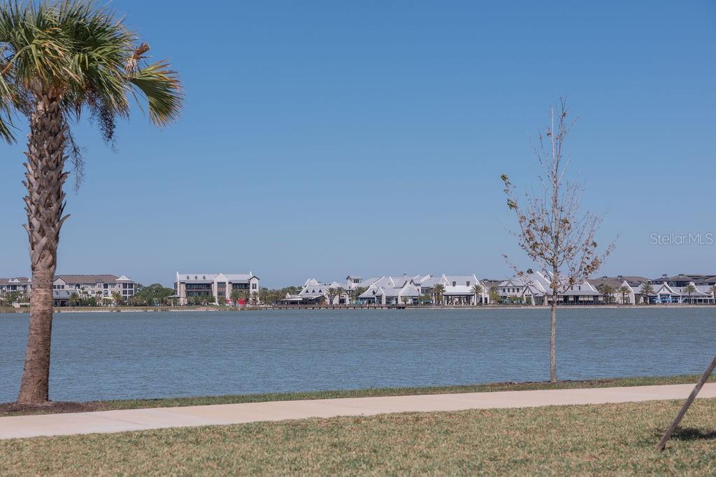 LAKEHOUSE COVE/WATERSIDE - Residential