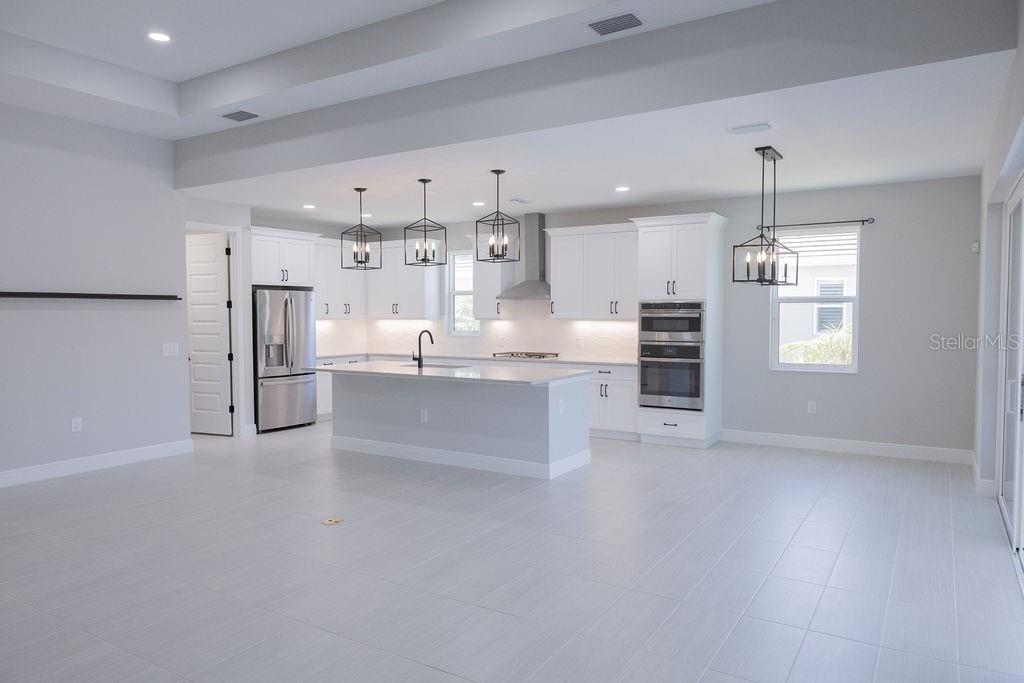 LAKEHOUSE COVE/WATERSIDE - Residential