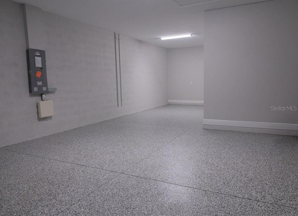 LAKEHOUSE COVE/WATERSIDE - Residential