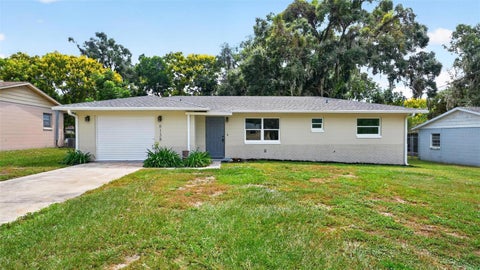 Tiny photo for 6138 Highland Avenue, Leesburg, FL 34748 (MLS # G5118525)