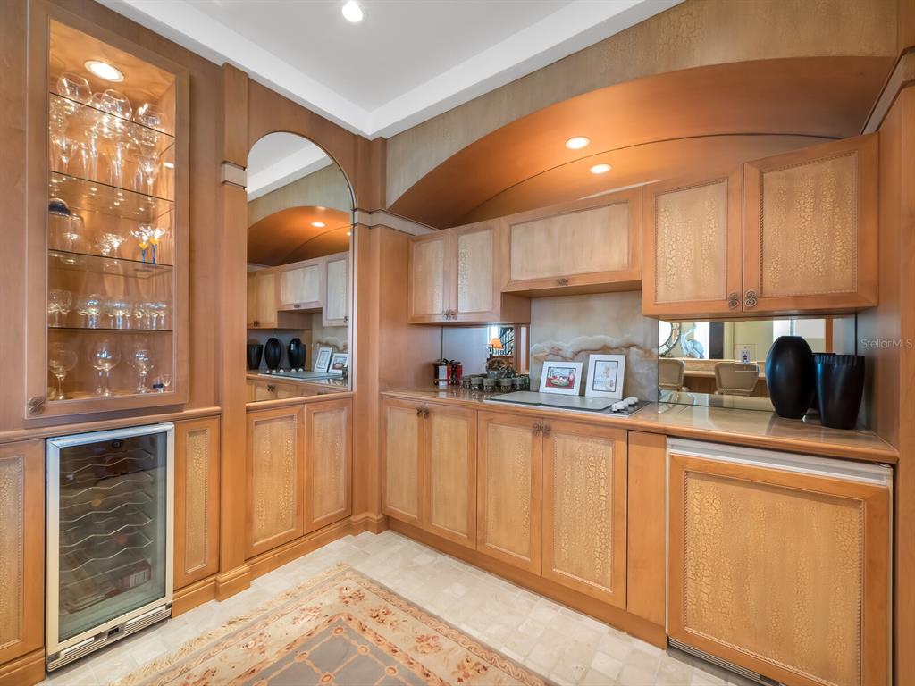 WATER CLUB I/LONGBOAT KEY - Residential