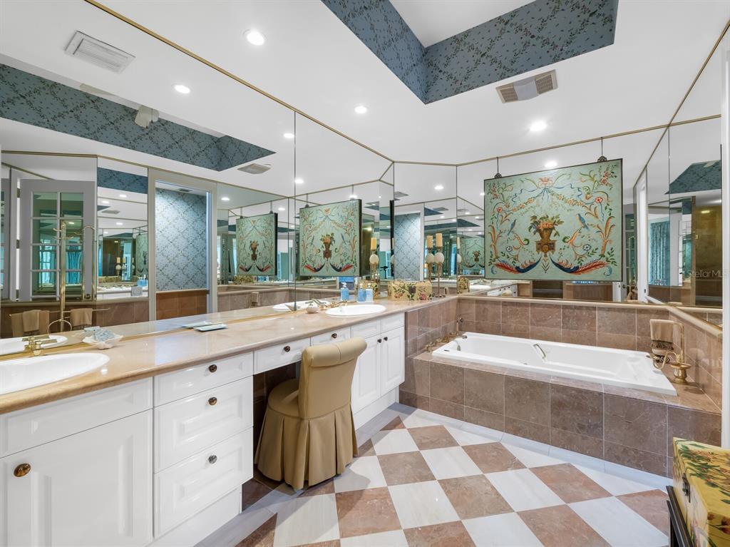 WATER CLUB I/LONGBOAT KEY - Residential