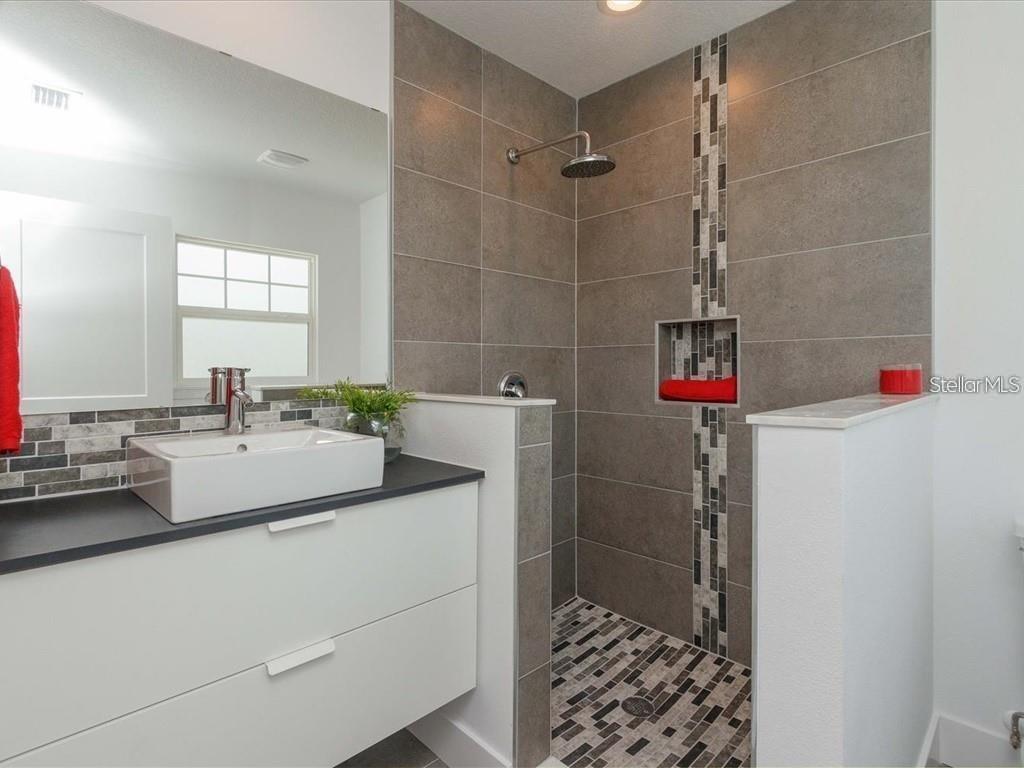 KAROLINA ON KILLARNEY - Residential Lease