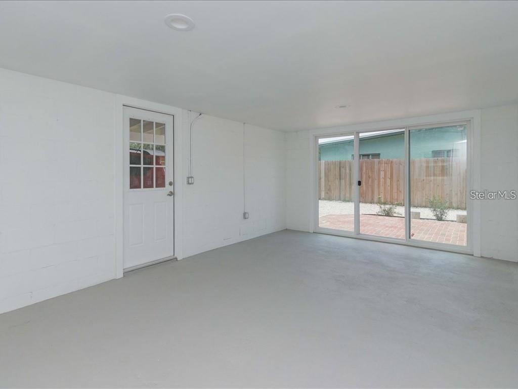 KAROLINA ON KILLARNEY - Residential Lease